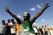 Kvůli ekonomice se Hamduk a armáda dohodli na jeho návratu do čela súdánské vlády 