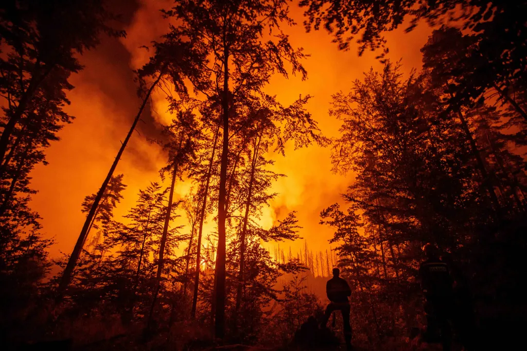 České Švýcarsko – požár (Igor Mikula, volný fotograf, nominace v kategorii Člověk a životní prostředí)