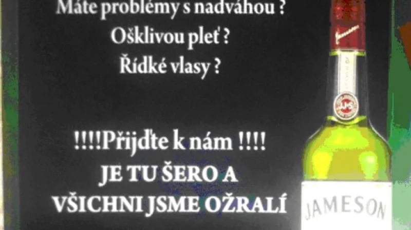 Cedule před Černou růží