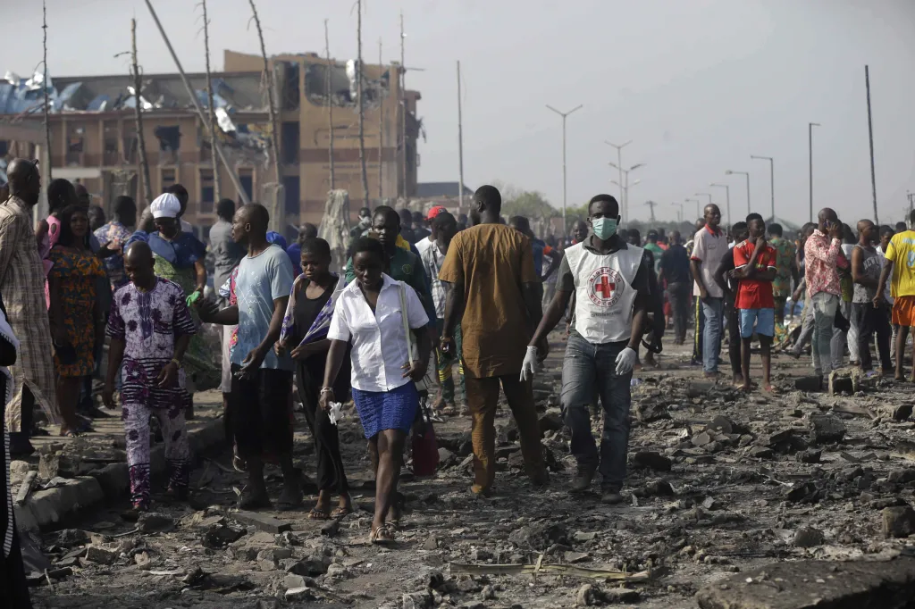 Lagosem otřásl mohutný výbuch. Exploze zdemolovala 50 budov