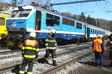 Strojvedoucí si stěžují na časté poruchy vlaků i tratí. Ministerstvo slibuje tlak na vedení ČD i Správy železnic
