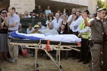 Izrael pohřbil zabité mladíky, na Palestinu pálí rakety