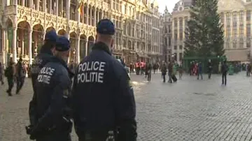 Policisté na bruselském náměstí