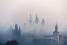 S podzimem přichází mlha, která by se dala krájet. Přináší smog, dopravní nehody i deprese