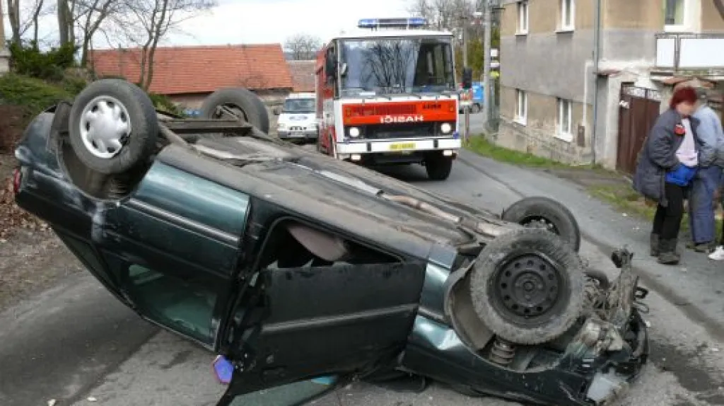Auto na střeše