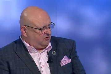 Soudit se s dodavateli respirátorů má smysl, jen pokud je dobře napsaná smlouva, varuje rozhodce mezinárodních arbitráží