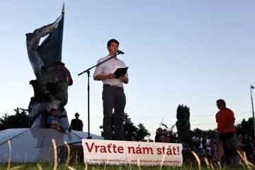 Demonstrace proti vládě - organizátoři se potýkali s útokem na Facebooku