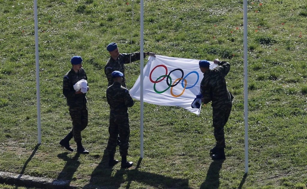 Řekové zapálili olympijskou pochodeň