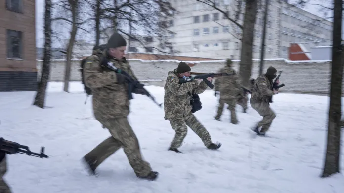 Výcvik teritoriální obrany v Charkově