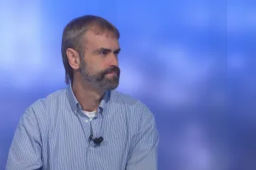 Policisté jsou zastrašováni, aby některé kauzy už nedělali. Proto píšu knihu, abych jejich podstatu vysvětlil, říká Šlachta
