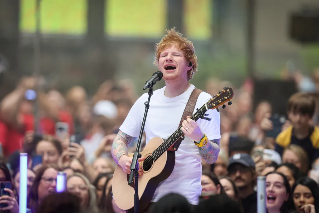 O koncert britského písničkáře Eda Sheerana 27. července byl takový zájem, že pořadatelé přidali ještě jedno vystoupení o den později. Oba se uskuteční v multifunkčním Parku 360 na královéhradeckém letišti a jsou jedněmi ze závěrečných zastávek The Mathematics Tour, jejíž název odkazuje k Sheeranově oblibě pojmenovávat alba matematickými znamínky a symboly
