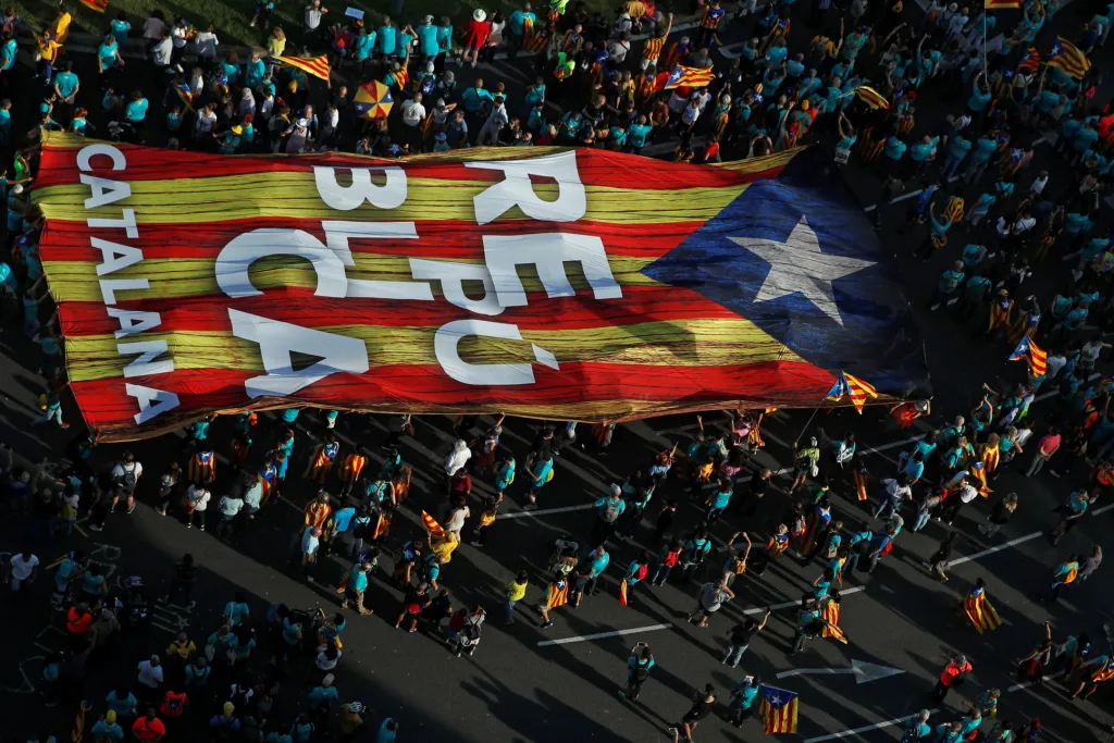 27. října 2017 katalánský parlament odhlasoval vyhlášení samostatné Katalánské republiky, referendum však bylo prohlášeno za neplatné. Španělská vláda obratem katalánský parlament rozpustila a nad regionem vyhlásila přímou vládu.