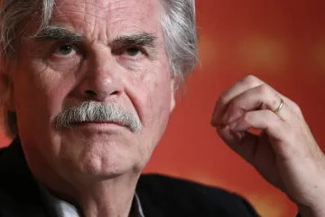 Zemřel Peter Simonischek. Hrál po boku Menzela i v komedii Toni Erdmann