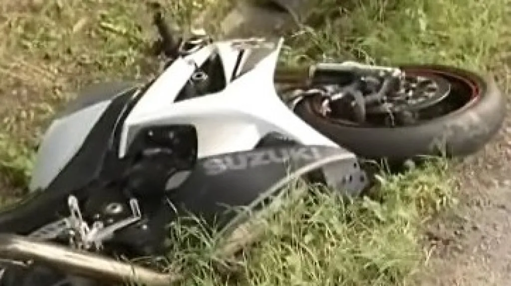 Havarovaný motocykl v buchlovických horách u Uherského Hradiště
