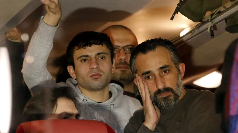 Migranti v autobuse z Landshutu do Berlína