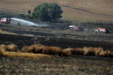 Požár propukl na Plzeňsku i Strakonicku, teplé počasí vydrží do víkendu