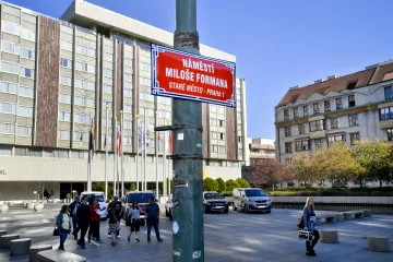 V Praze je nově náměstí Miloše Formana, jméno filmaře by mělo zastavit zástavbu