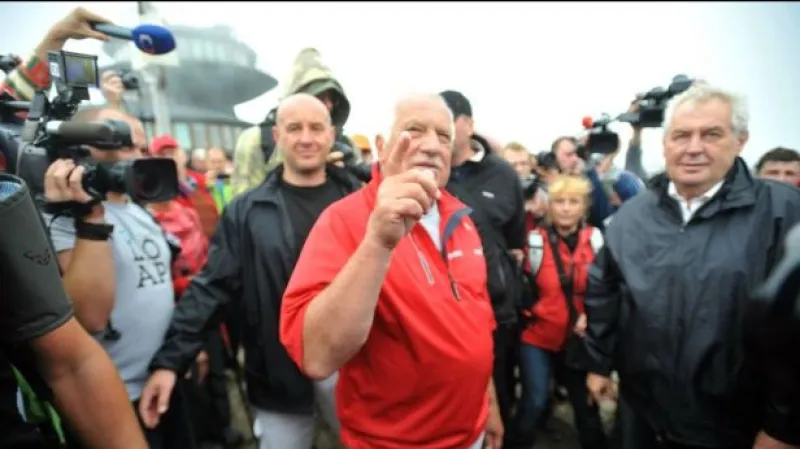 Události: Klaus a Zeman o politice na Sněžce