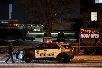 Po střelbě v Torontu jsou ranění. Policie pátrá po třech podezřelých