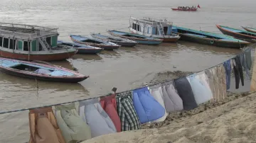 Sušení prádla na břehu Gangy
