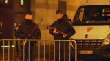 Francouzská policie v noci provedla dalších 128 razií