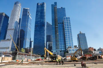Trump chce za uvolnění peněz na tunel své jméno na letišti a nádraží