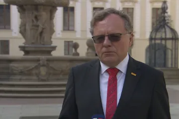 Potřebovali bychom kontrolovat všechny veřejné prostředky, nejen ty státní, říká staronový šéf NKÚ