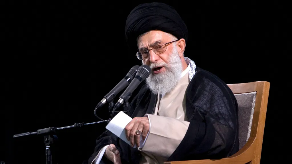 Alí Chameneí na snímku z června 2007