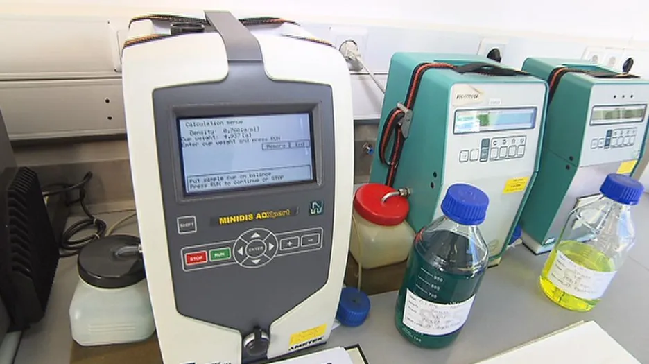 Vnitřek pojízdné laboratoře