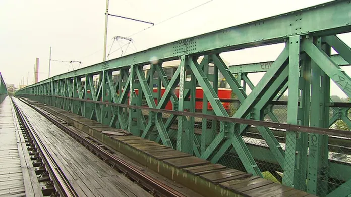 Trojský tramvajový most "rámusák"
