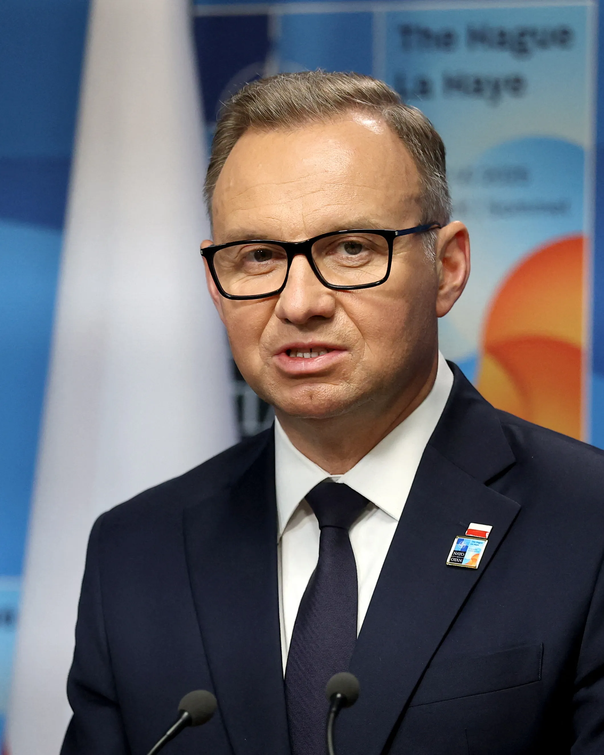 Dudovi naslouchala Evropa i USA, doma ale rozděloval
