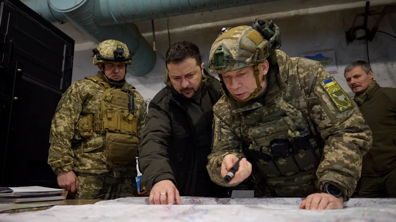Zelenskyj odvolal velitele armády Syrského, nahradit ho má Drapatyj