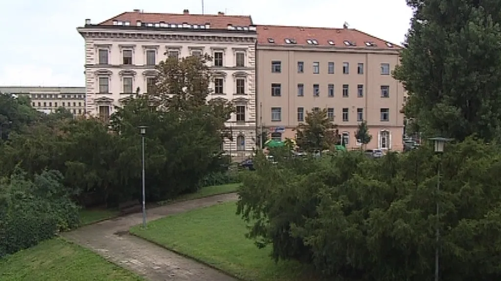 Žalobci se tísní v budově v Jezuitské ulici v Brně