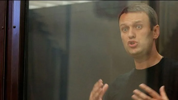 Ruský opoziční předák Navalnyj je dočasně na svobodě
