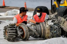 Indonéští vyšetřovatelé: Boeing 737, který se zřítil do Jávského moře, nebyl způsobilý k letu