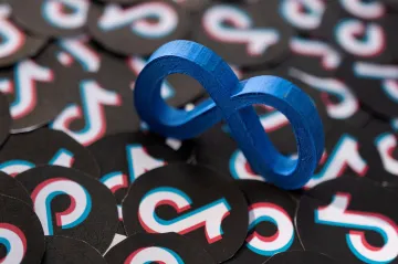 TikTok a Meta porušují pravidla transparentnosti, shledala předběžně EK
