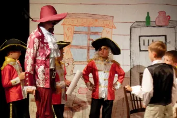 Žáci z Teplýšovic a Chotýšan se rozloučili se školním rokem v Divadle Kalich