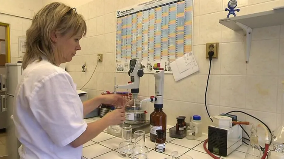 Výzkum kvality vody v laboratoři