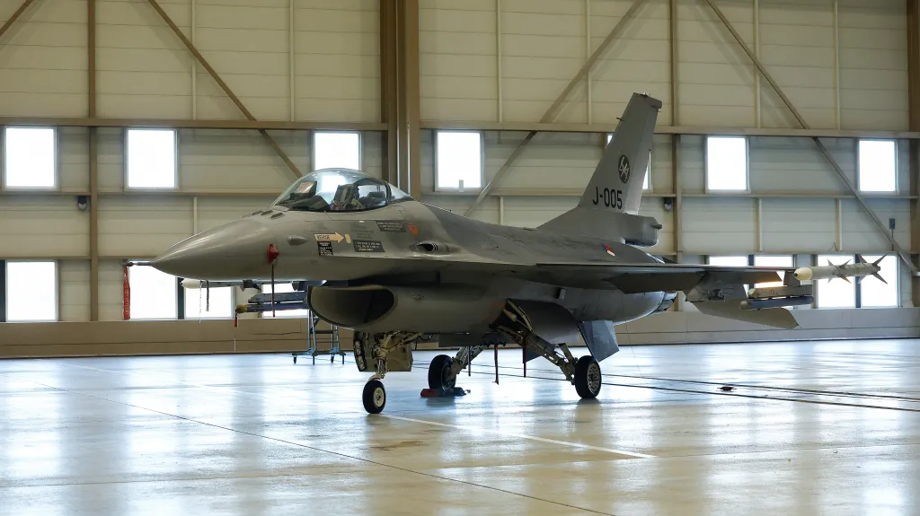 Letoun F-16