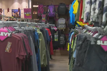 Některé podniky hlásí, že budou muset propouštět, jiné zatím vyčkávají