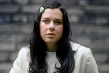 Zemřela zpěvačka Yvonne Přenosilová