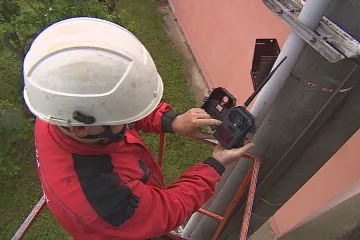 Popelnice v Kyjově budou hlídat fotopasti. Lidé do nich házeli, co tam nepatří