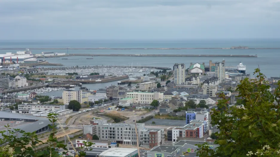 Cherbourg jako na dlani - od někdejší německé pevnosti