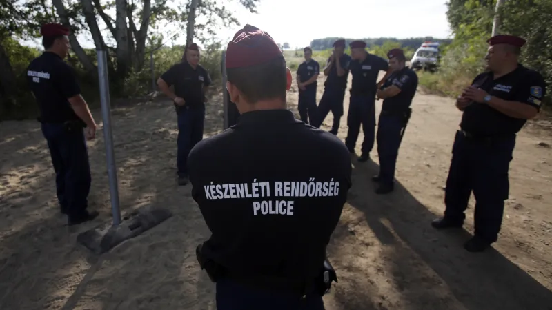Maďarsko začalo stavět plot proti ilegální migraci
