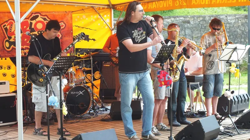 Z koncertu skupiny Karlovy hračky