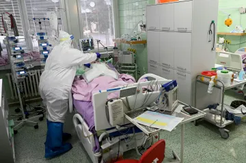 Loni zemřelo nejvíc lidí od konce 2. světové války, nejčastěji kvůli covidu-19