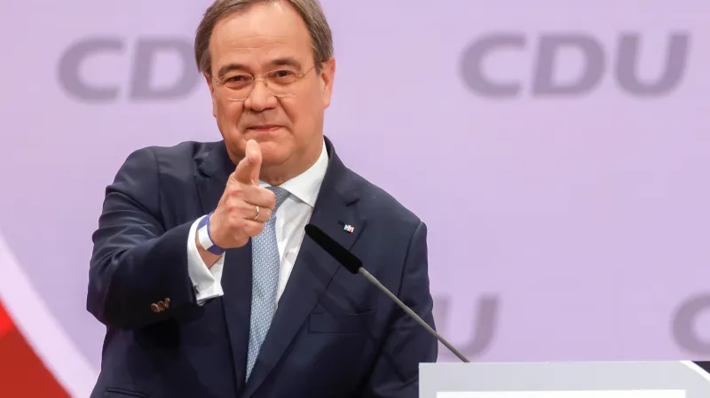 Armin Laschet povede CDU