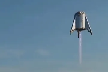 První krok k cestě na Mars: Muskův Starhopper se vznesl na metanových plamenech