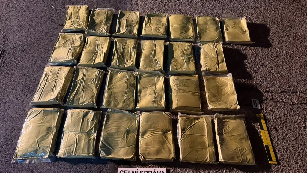Psychomodulační látka kratom zadržená Celní správou ČR