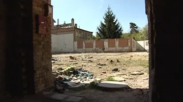 Areál po demolici v Mostecké ulici